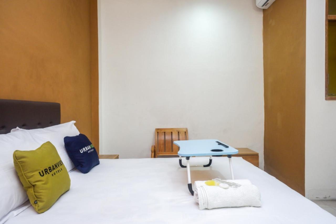 Urbanview Hotel Blok O International By Reddoorz Baturetno Ngoại thất bức ảnh